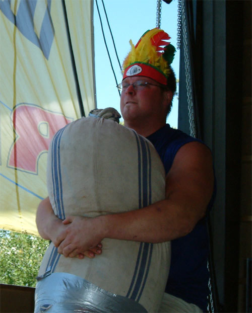 medley_jonas_med_120kg_i_famnen