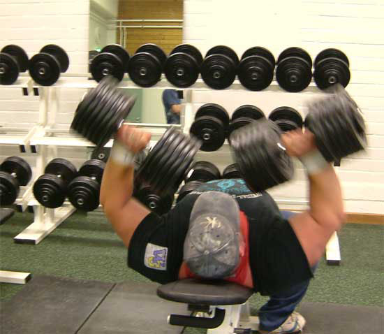kenta_testar_66kg_hantlarna